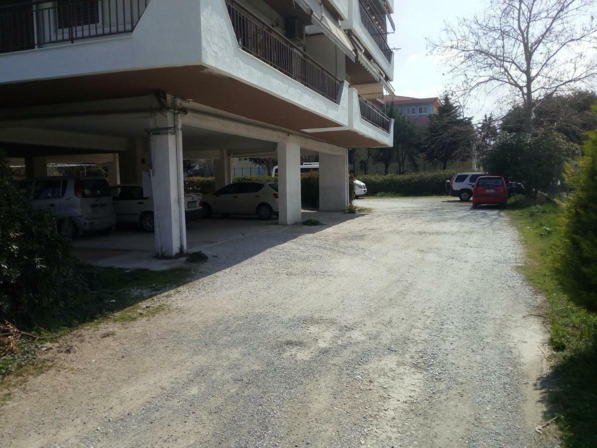 Jonnys Ferienwohnung Peraía Екстериор снимка