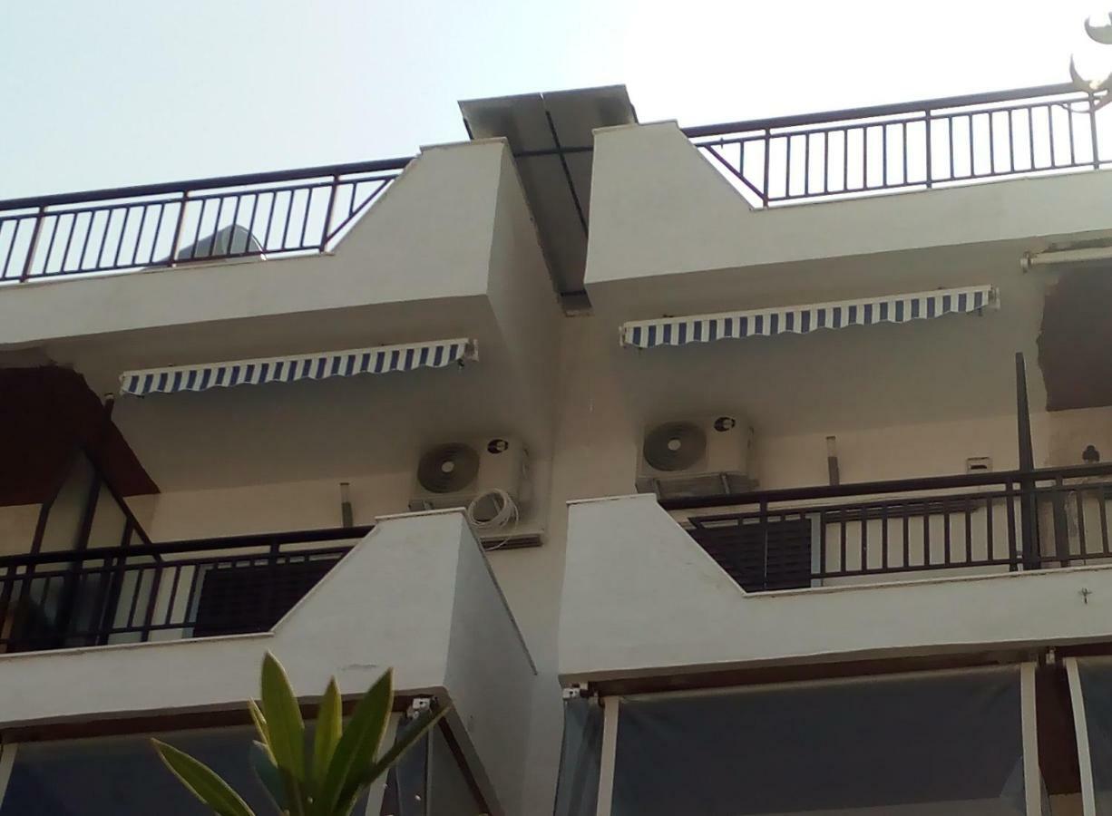 Jonnys Ferienwohnung Peraía Екстериор снимка